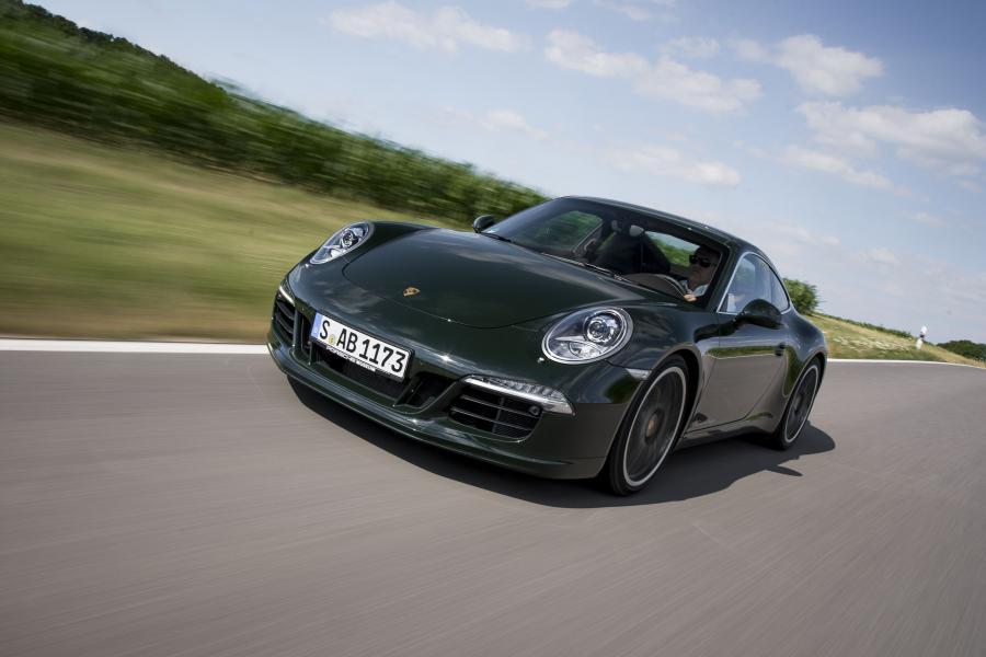  Porsche 911 Club Coupe 2012 года  (фото 7 из 16)